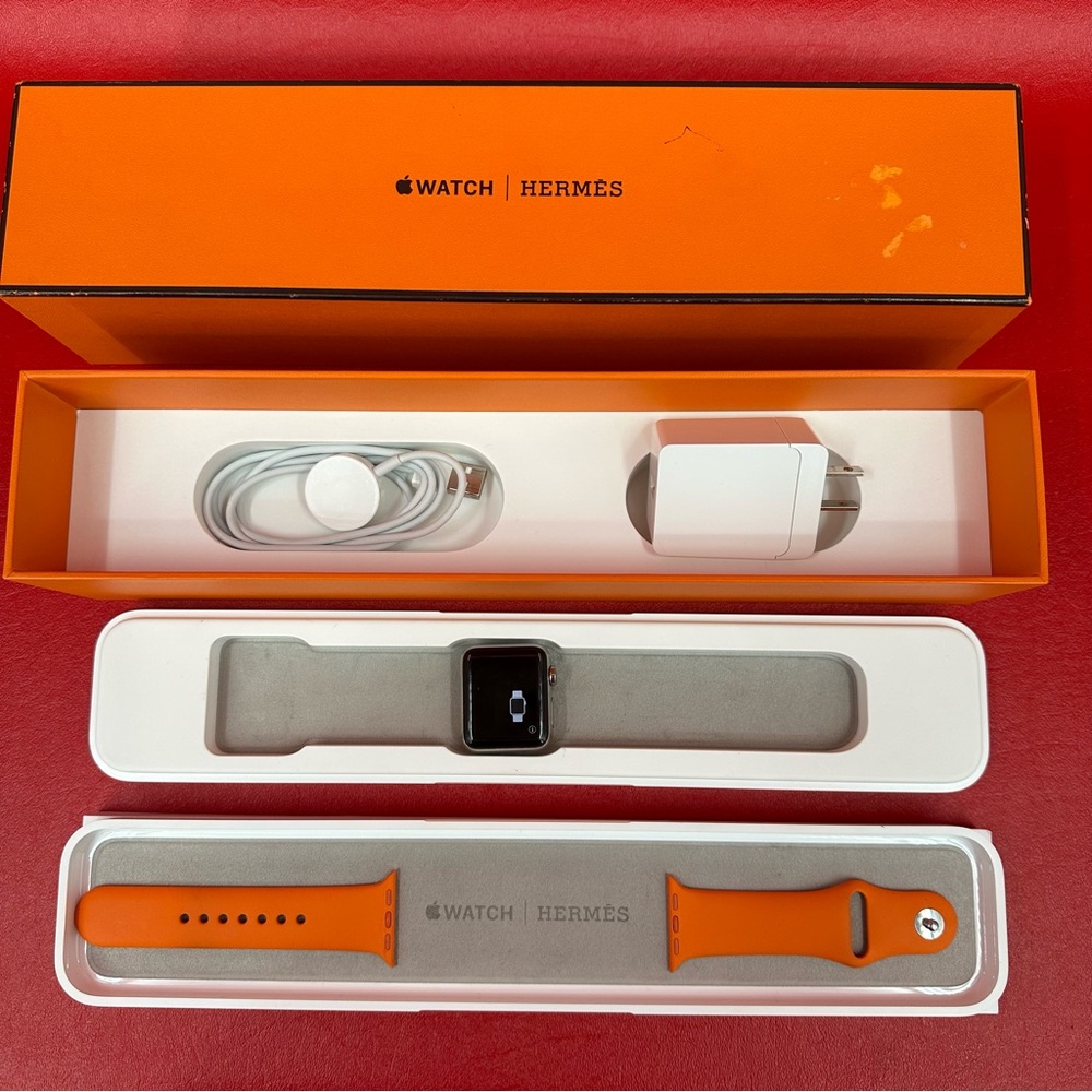 Apple Hermes Series 2 Apple Watch With Box And Extras